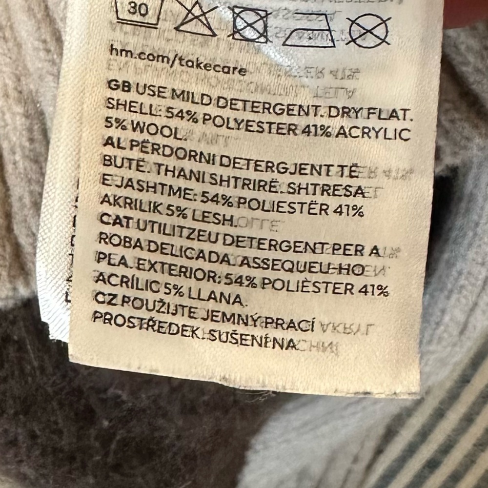 H&M Beige Ribbed Turtleneck Cropped Sweater - Picture 4 of 5